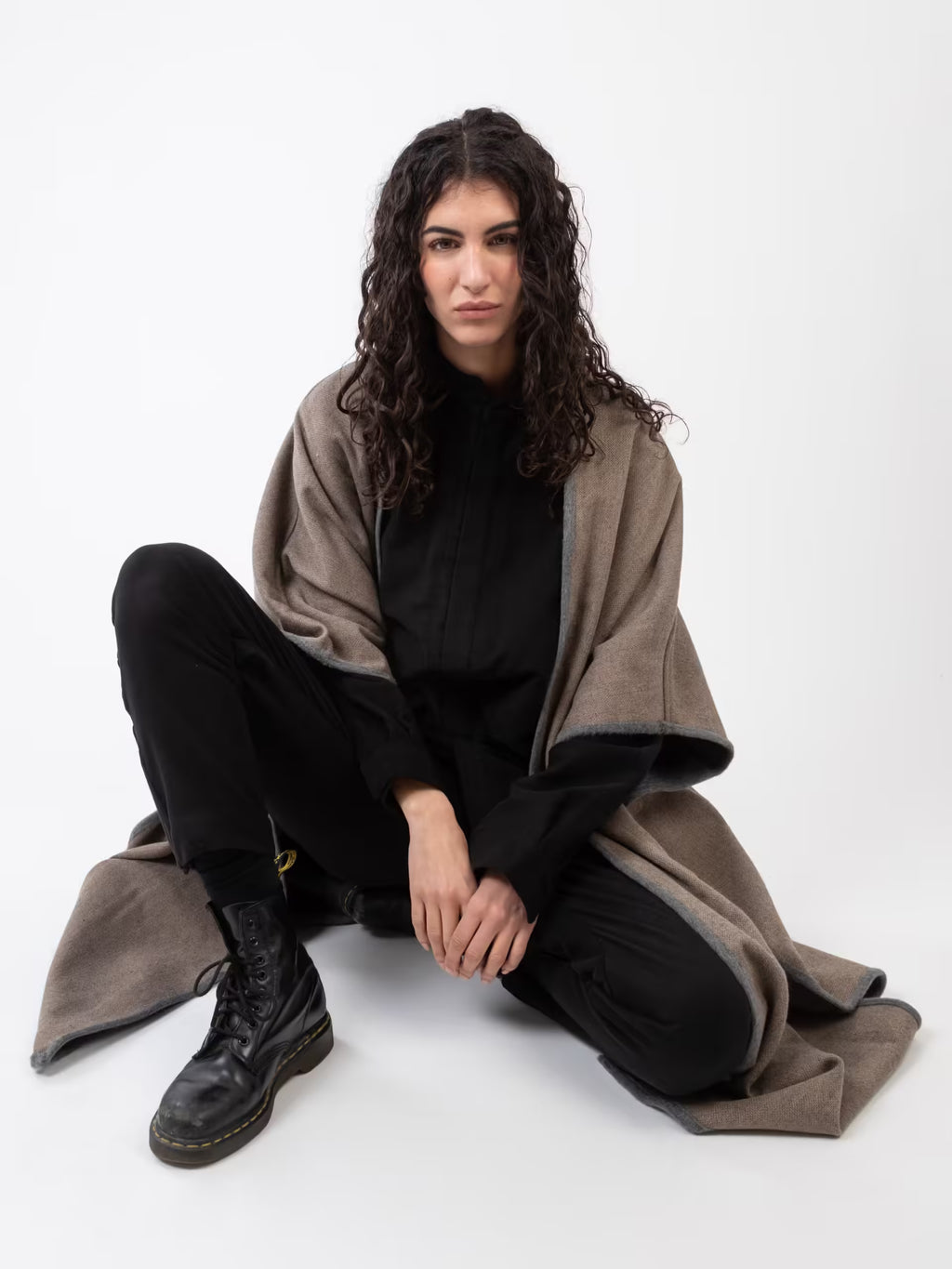 Cape Flippa - Fluffy Grey